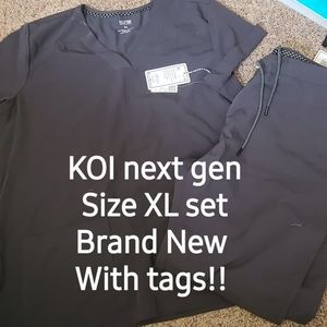 KOI scrubset BRAND NEW WITH TAGS
